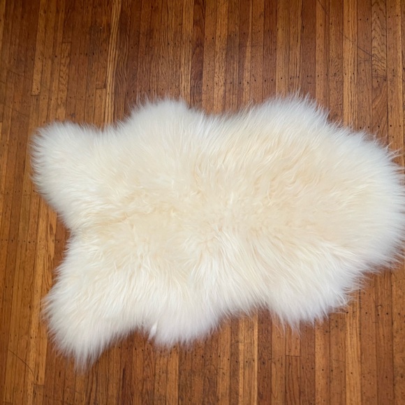 Real Sheep Skin throw Rug - Picture 2 of 3